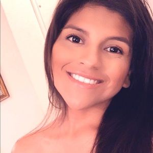 Meet your Posher, Monica